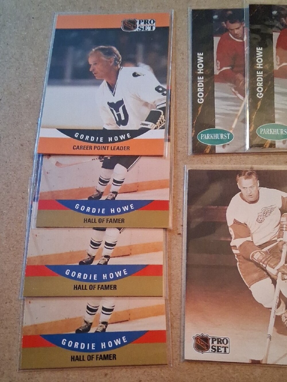 Gordie Howe Hockey Card Lot - Multiple Vintage Cards (White, Red, Black) - Picture 3 of 8